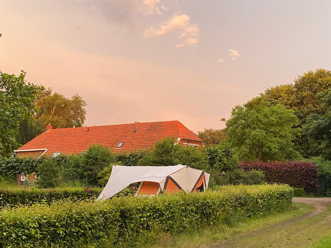 Entourage natuurcamping en gastenverblijf